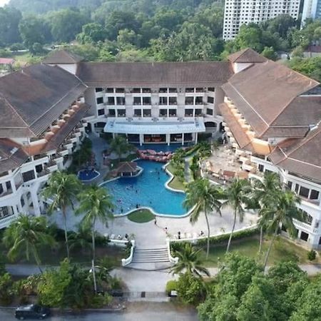 The Orient Star Resort Лумут Экстерьер фото