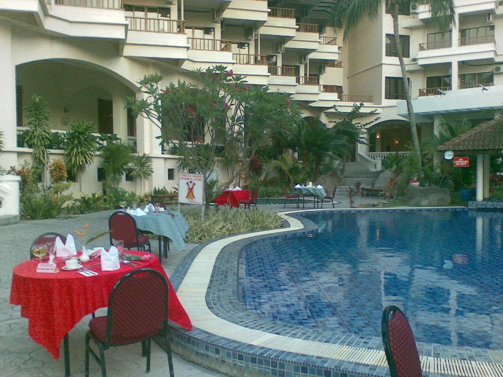The Orient Star Resort Лумут Экстерьер фото