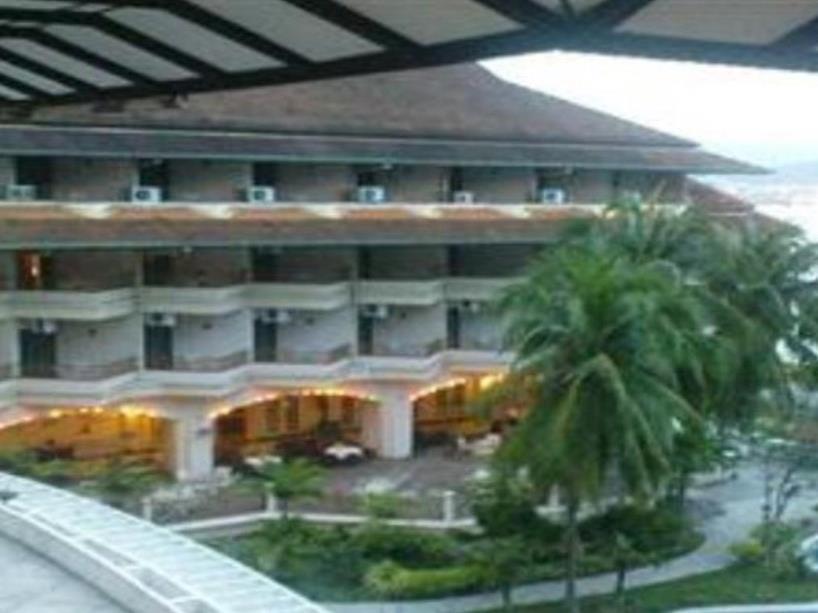 The Orient Star Resort Лумут Экстерьер фото