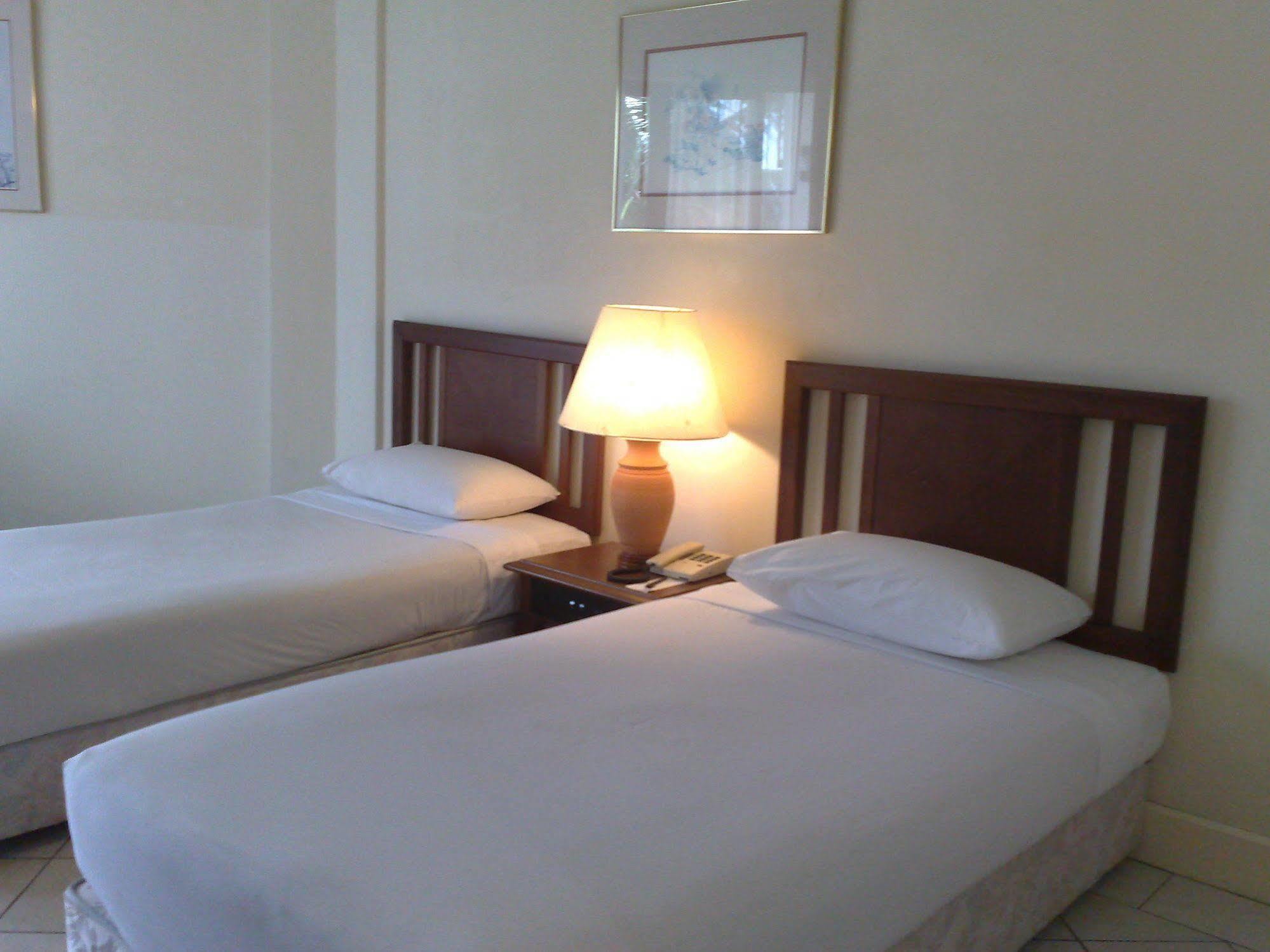 The Orient Star Resort Лумут Экстерьер фото