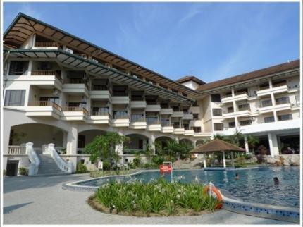 The Orient Star Resort Лумут Экстерьер фото